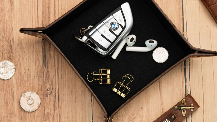 10 Reasons Every Man Needs a Leather Valet Tray