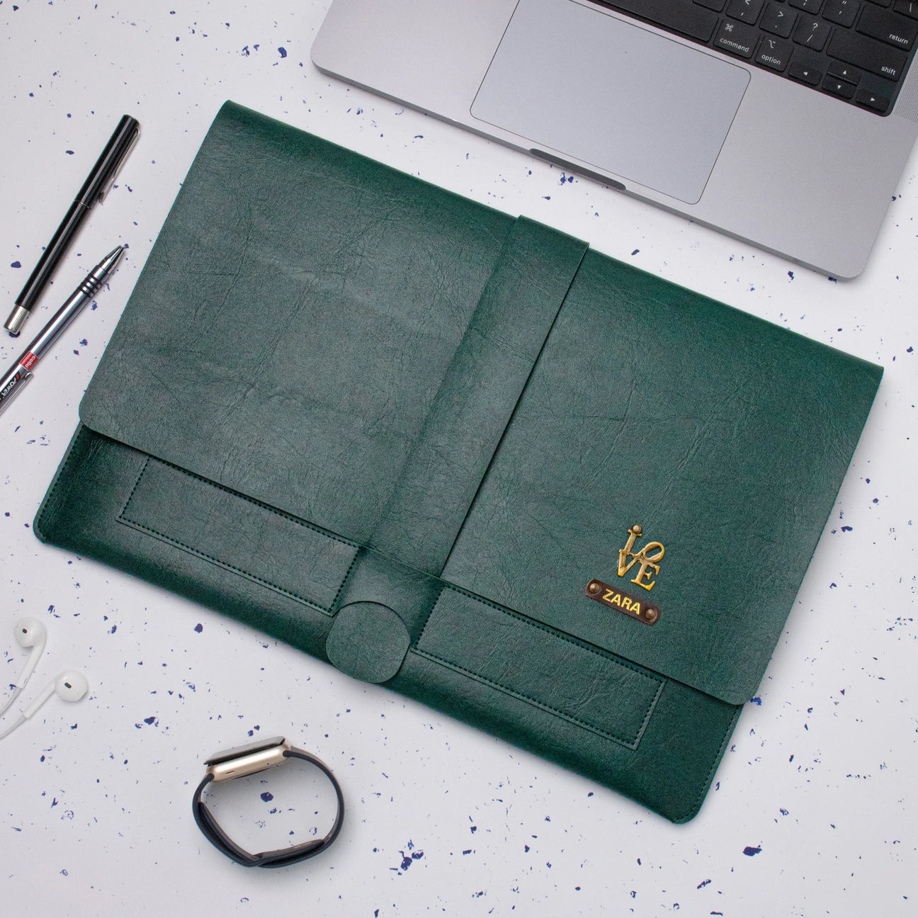 Green laptop organiser