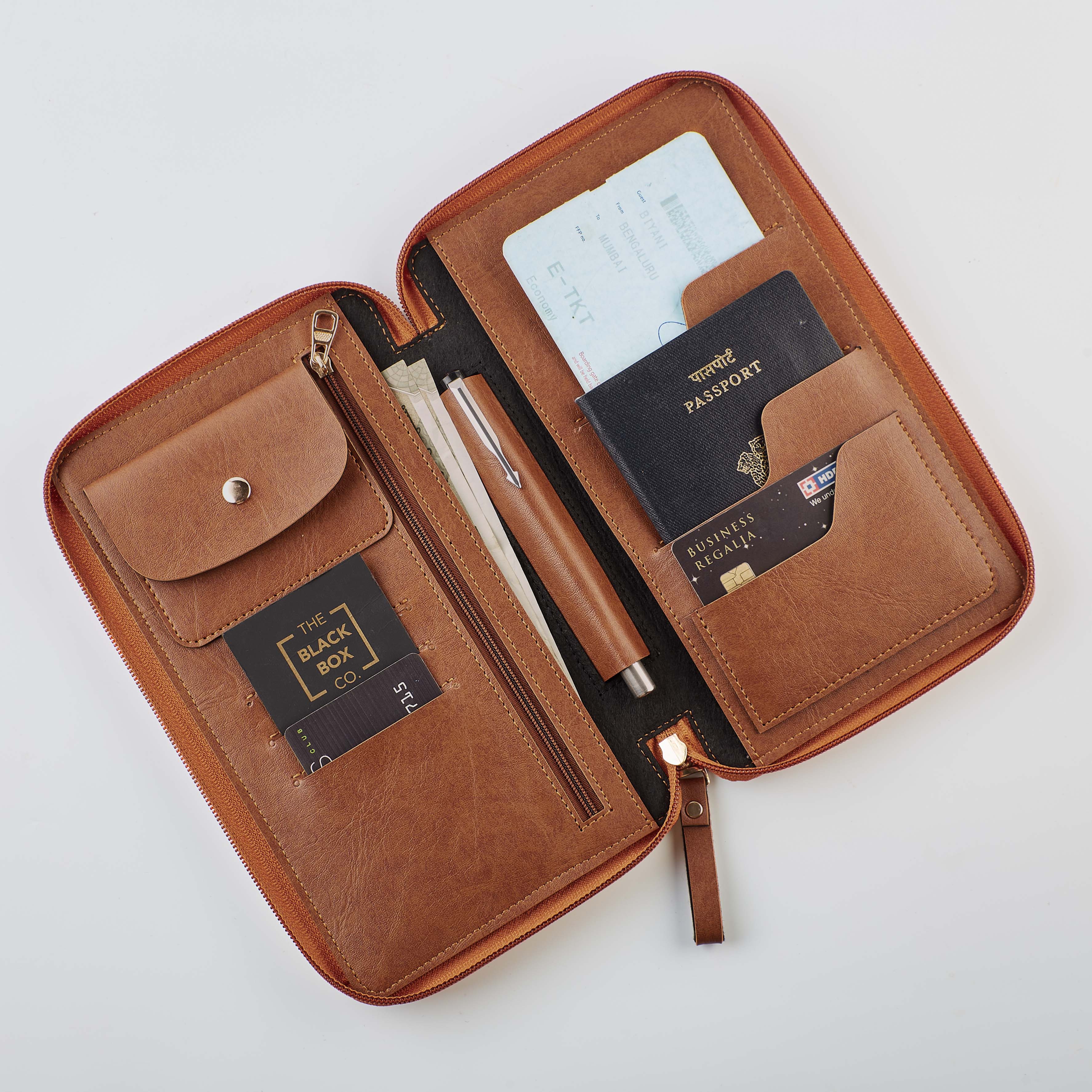 Leather travel organizer 2025
