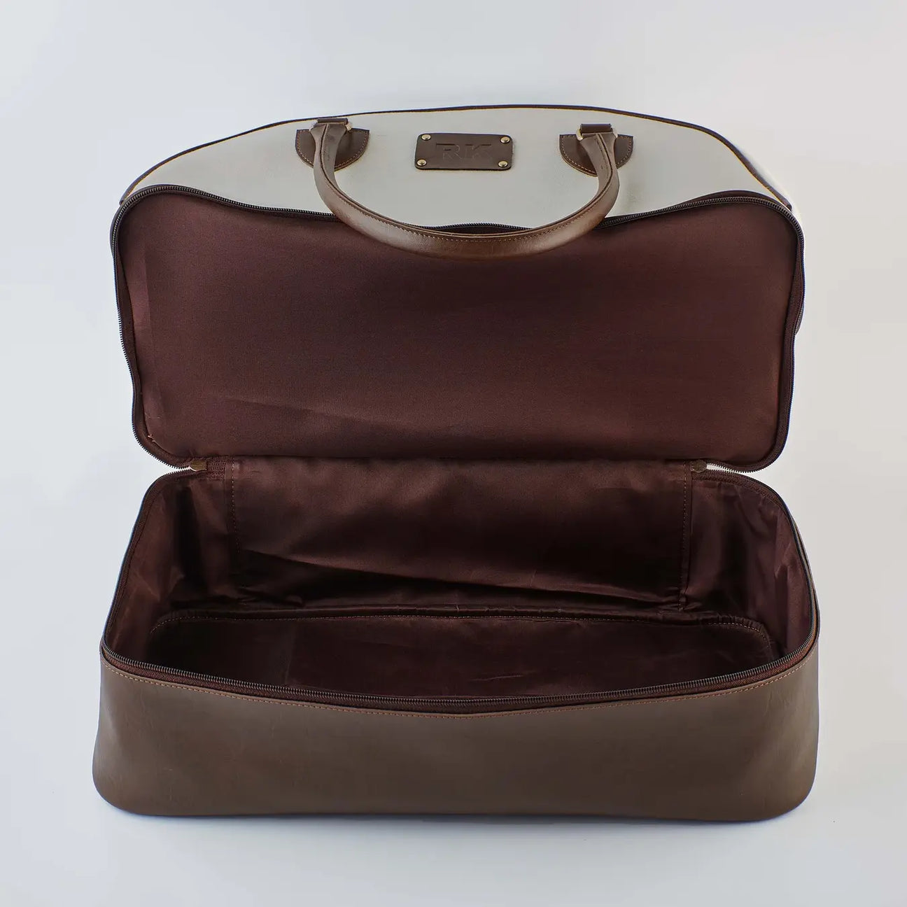 Spacious weekender bag open view