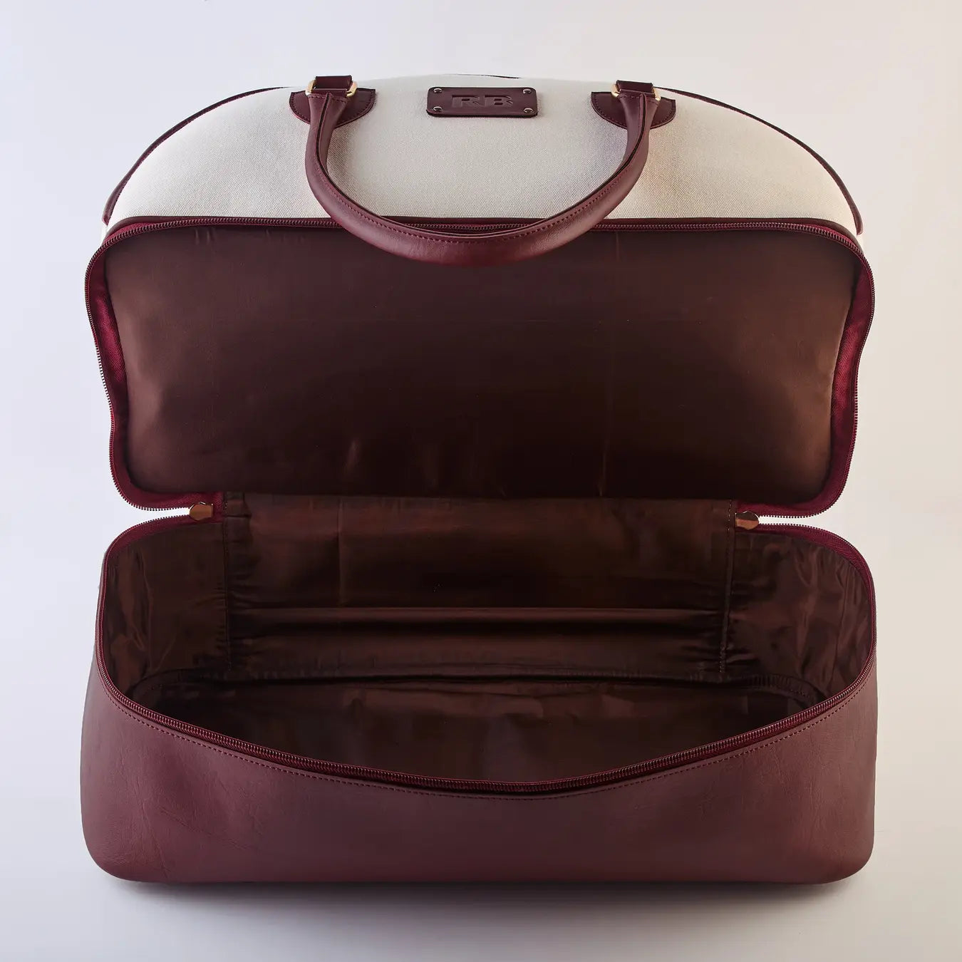 Spacious weekender bag open view